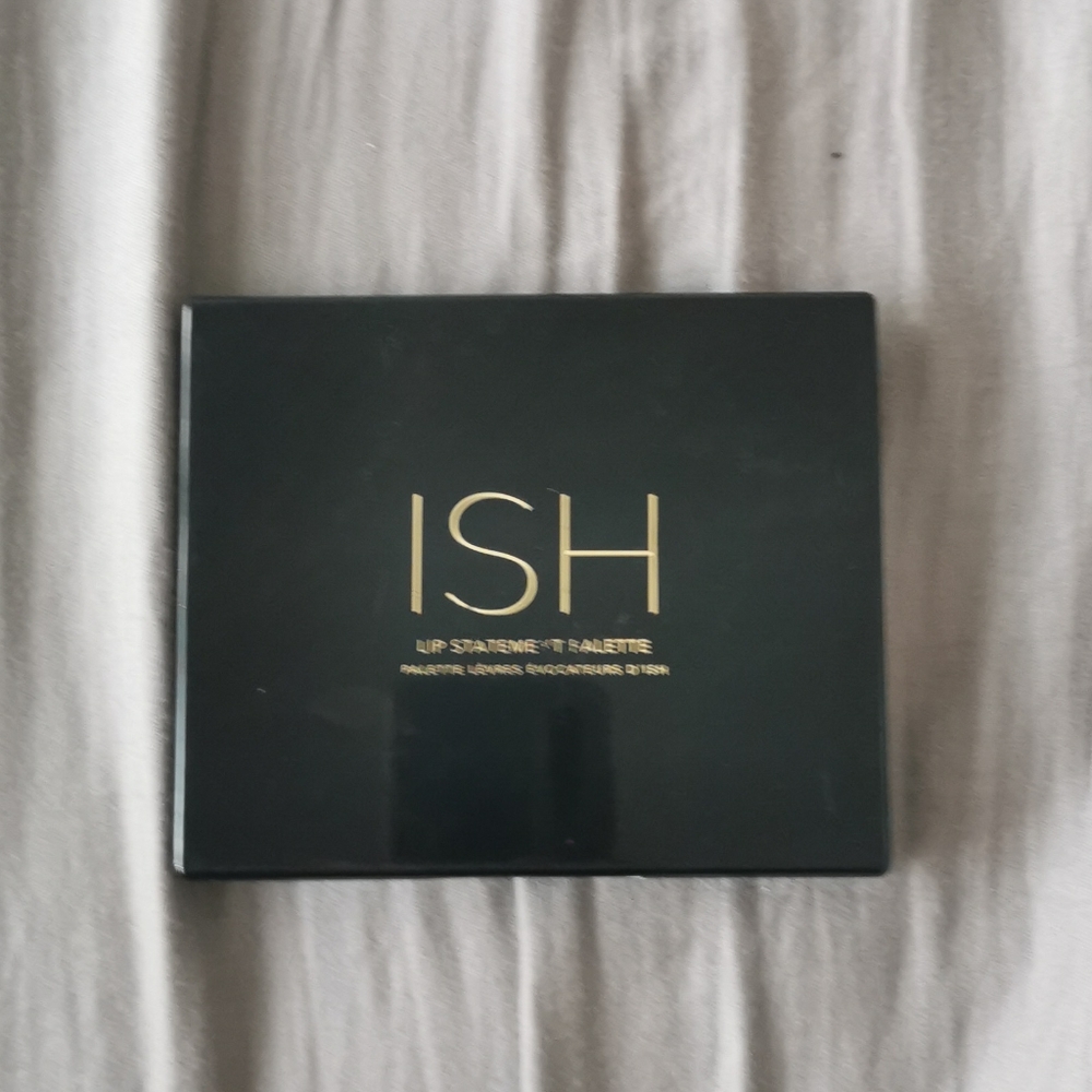 Ish statement palette (lip)